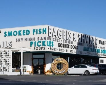 Why the World Bagel Eating Championship in Las Vegas Turns Brutal