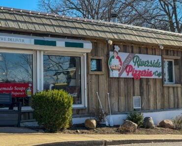 Why Linda’s Riverside Pizzeria in Kings Park Serves One of the Best Slices on Long Island