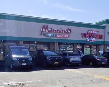 Mannino’s Pizza in Smithtown Delivers One of Long Island’s Best Old School Slices