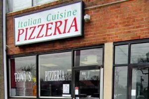 Tony's Pizzeria in Brentwood
